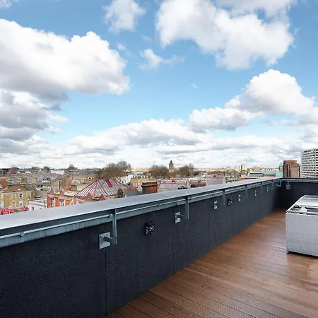 Modern Serviced 3-Bedroom Flat In East London Exterior photo