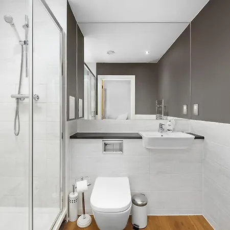 Modern Serviced 3-Bedroom Flat In East London Exterior photo